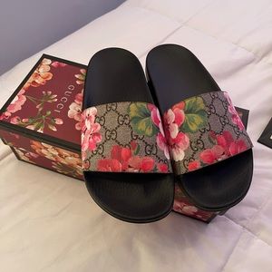 Gucci bloom slides authentic